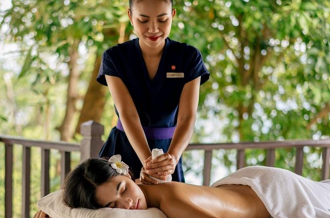 120 Minutes Signature Muay Thai Massage - What the herbal compresses add