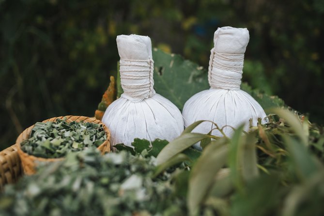 2 Hrs Sense of Relax (Body Scrub with Aroma oil massage) - Choosing between a scrub and a wrap