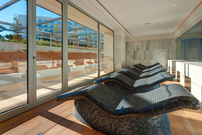 25 Minute Couples Massage with Spa Access - Pool, Heat Rooms, and Cold Bath