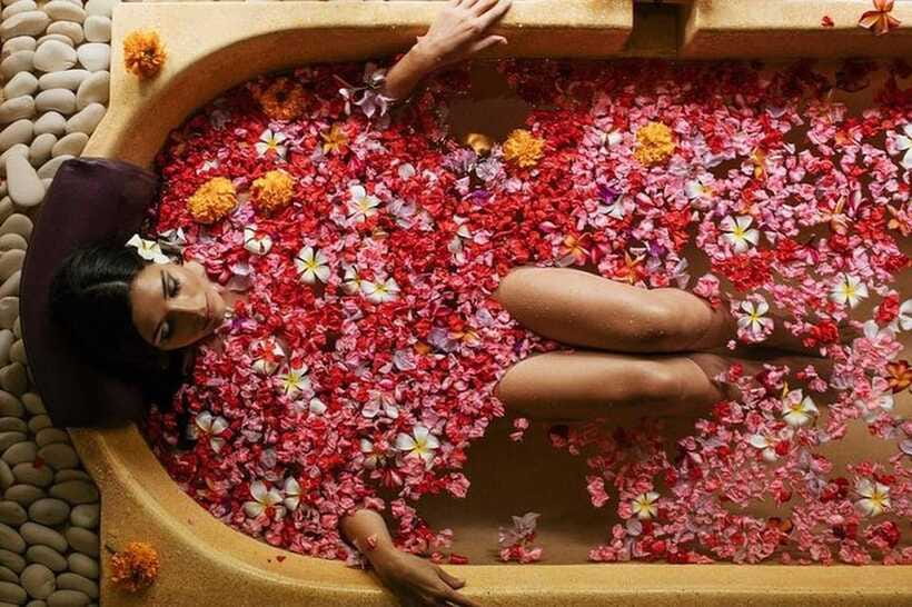 4 Hours Ultimate Spa Experience - Creambath, neck care, and the final reset
