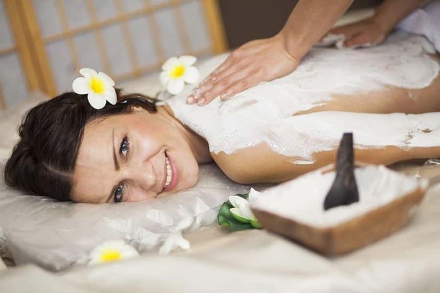 4 Hours Ultimate Spa Experience - Flower bath and spa drink