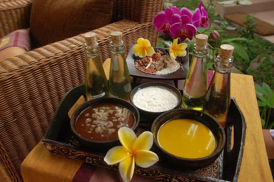 4 Hours Ultimate Spa Experience - The ride to the spa with Sonya and Awan