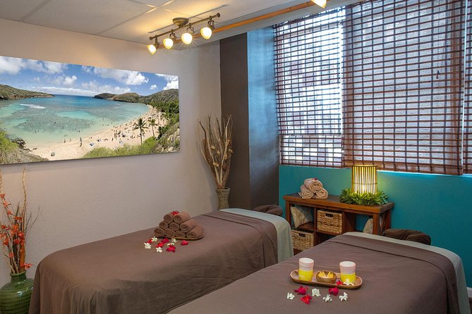 60 Minute Couples Massage - Finding Hawaii Natural Therapy on Ward Avenue