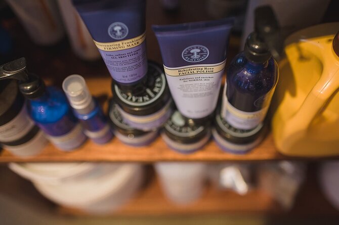 Akrotiri: Couples' Aromatherapy Massage - The spa setting and facilities