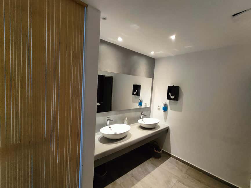Akrotiri:Departure Day Spa Experience Couples Massage & Pool - Should You Book the Akrotiri Departure Spa Package?