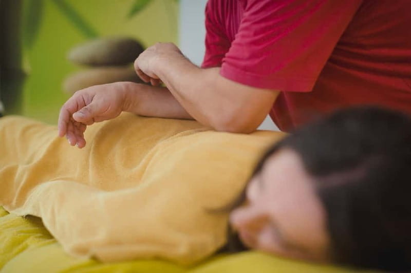 Akrotiri: Travel Recovery Aromatherapy Massages - Booking details that affect your day