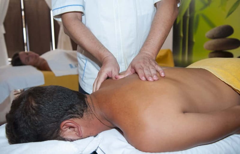 Akrotiri: Travel Recovery Aromatherapy Massages - Arriving at the Akrotiri treatment suite