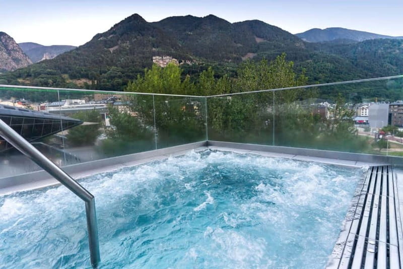 Andorra: Caldea Spa Entrance Ticket - Crowds, timing, and the four-hour limit