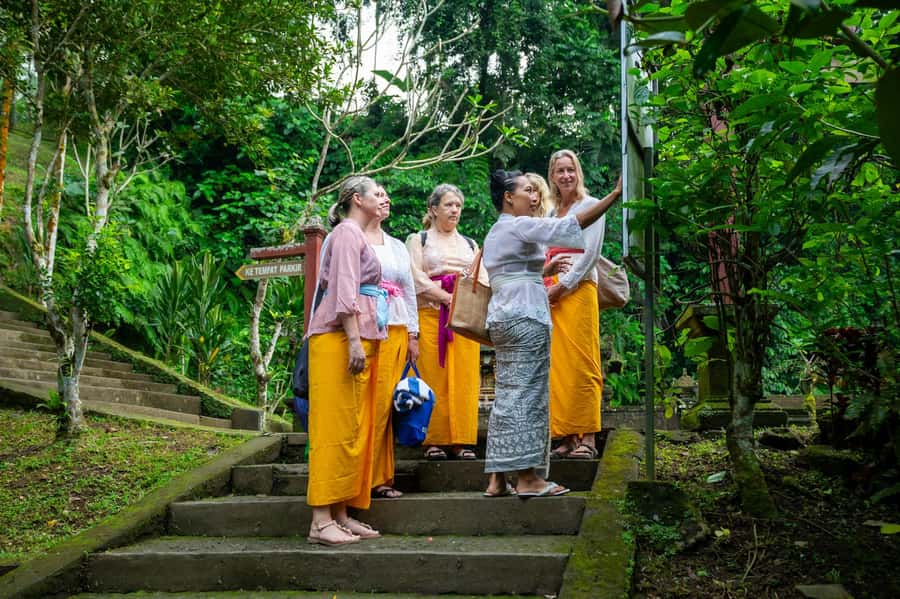 Bali: Healing Immersion Ubud Balinese Wellness + Lunch - Starting at Pranasanti Yoga in Ubud at 7 AM