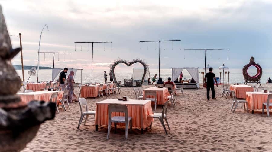 Bali: Jimbaran Bay Romantic Spa and Seafood Sunset Dinner - Key points to know before booking