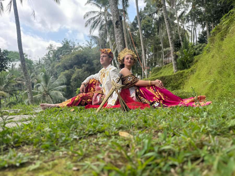 Bali:Traditional Wedding Photoshoot with the Rice Field View - Seven photo spots with very different moods