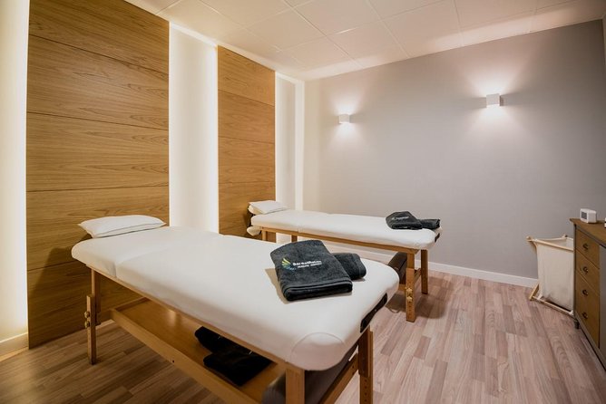 Boreal Couple Massage - The room, music, and spa details