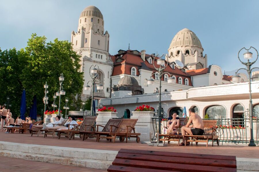 Budapest: Full-Day Gellért Spa Ticket - The best time to visit Gellért Spa