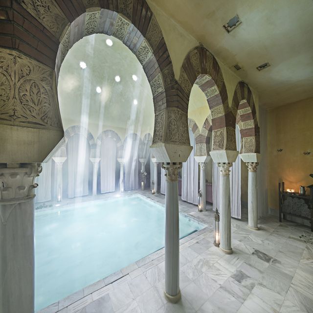 Córdoba: Hammam Al Ándalus Entry Ticket w/Optional Massage - Timing your visit around Córdoba’s heat and crowds