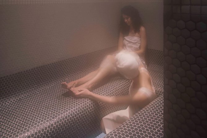 Deep Tissue Massage and continue visiting - A one-hour pause from Madrid’s busy pace