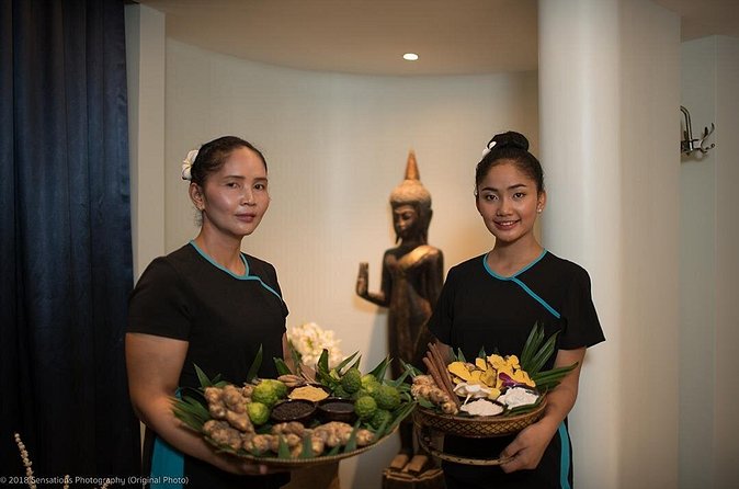 Four Hand Relaxing Oil Massage - Who should book this treatment