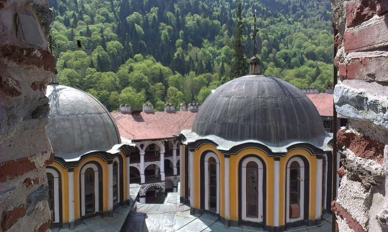 From Sofia: Rila Monastery UNESCO Site & Outdoor Mineral Spa - Rila Monastery in the Rila Mountains