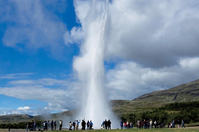 Golden Circle and Fontana Geothermal Spa Day Trip from Reykjavik - Laugarvatn Fontana: a warm finish beside the lake