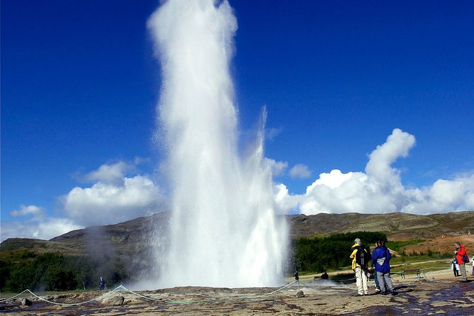Golden Circle and Fontana Geothermal Spa Day Trip from Reykjavik - Thingvellir: where geology meets Icelandic government