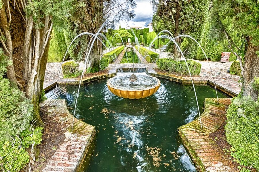 Granada: Alhambra Guided Tour and Arabian Bath and Massage - Key points to know before booking