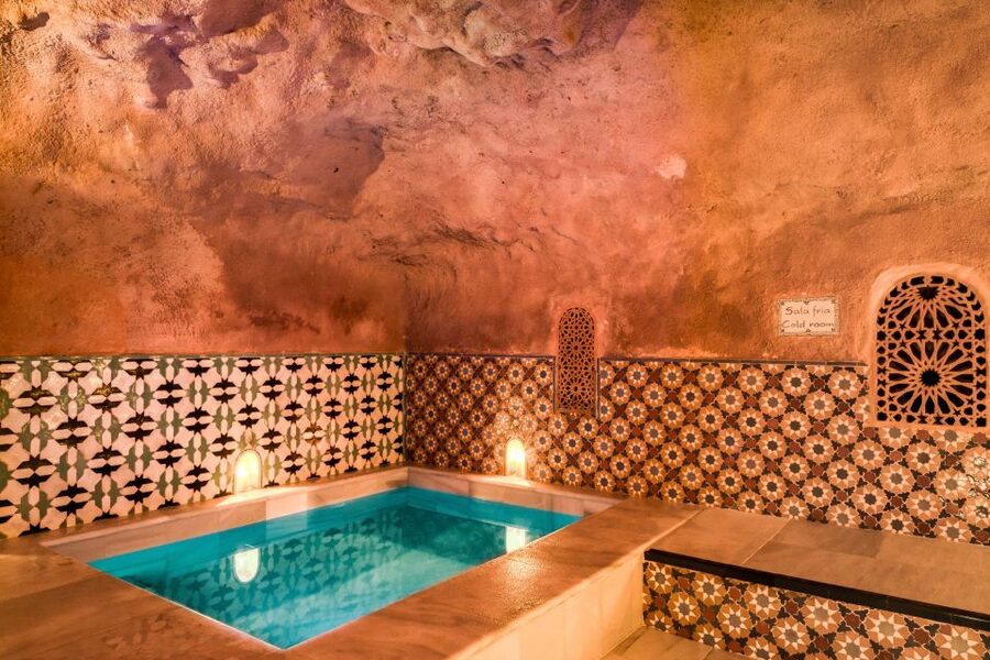 Granada: Hammam Al Ándalus with Massage - Changing rooms and the useful details