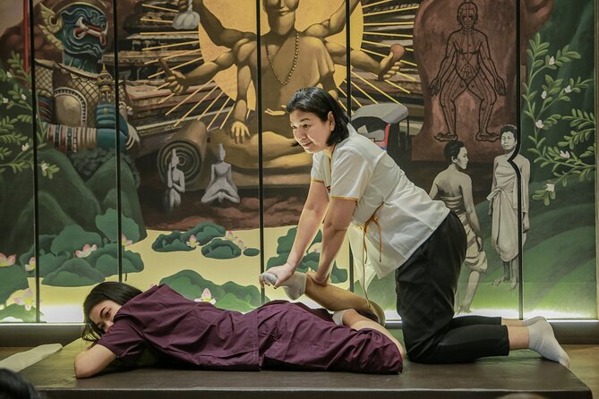 Hands-on Authentic Thai Massage Workshop - The herbal compress lesson