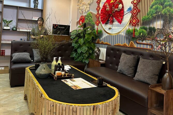 Hoang Spa Nourishing Shampoo & Head Shoulders Face Massage - What happens during the one-hour visit