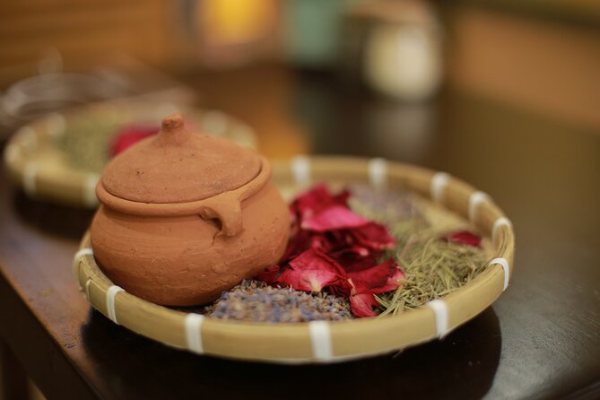 Hue Traditional Massage For Healing, 45 mins - The first 15 minutes: a Hue-inspired herbal foot soak