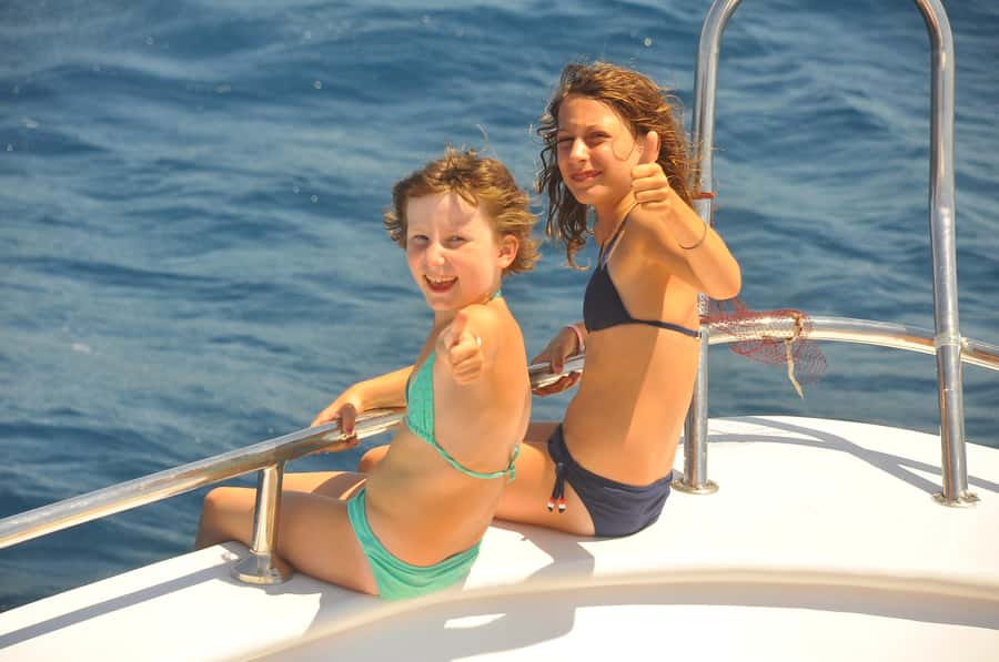 Hurghada: All-Inclusive Elite VIP Dolphin House & Massage - The Ferrari boat and the crew