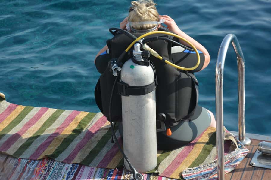Hurghada: Luxury Orange Bay w/Snorkeling, Massage and Diving - Lunch, drinks, and the honest food caveat