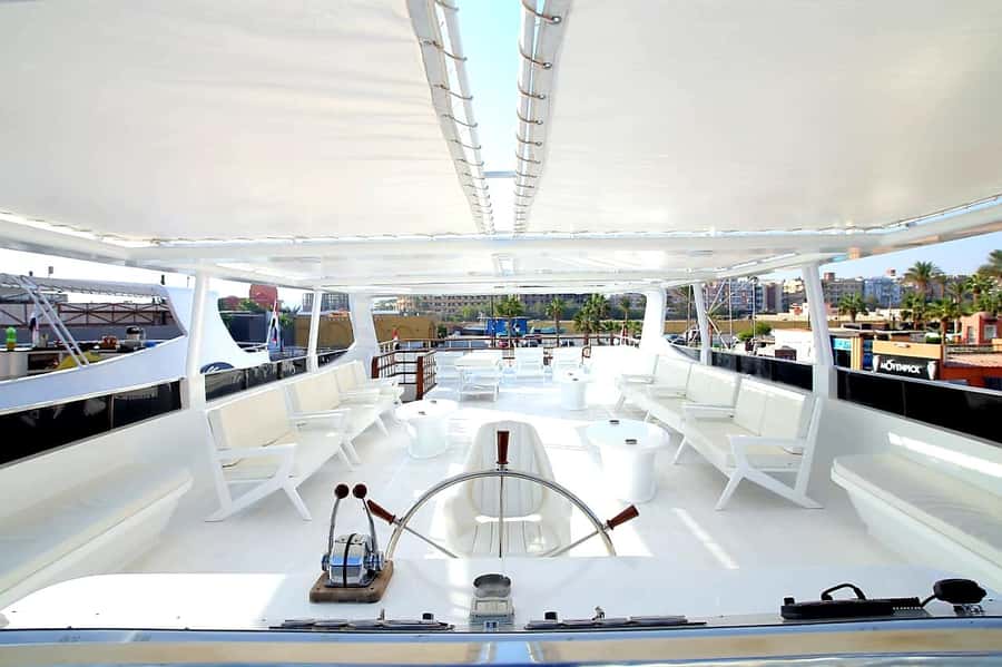 Hurghada: Orange & Giftun Island Cruise with Massage & Lunch - Orange Bay: 75 minutes of sand and clear water
