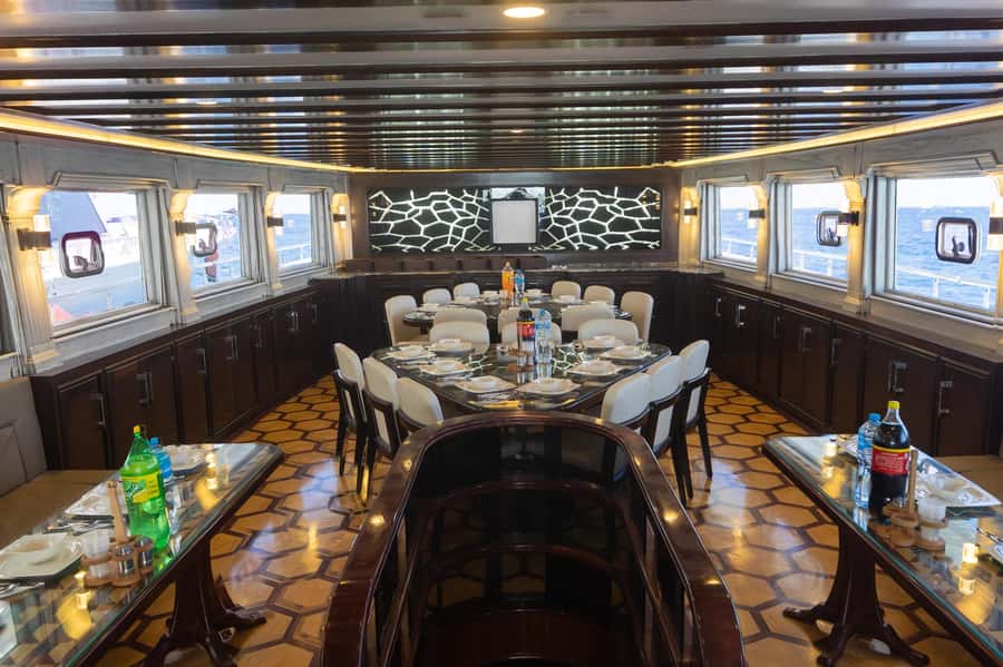 Hurghada: Orange & Giftun Island Cruise with Massage & Lunch - Jazīrat Abū Rimāthī and the second reef stop