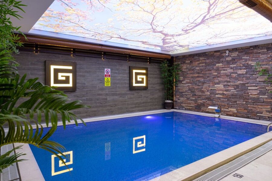 Istanbul: Private Turkish Bath, Massage, and Pool in Taksim - What happens at the Grand Hotel de Pera