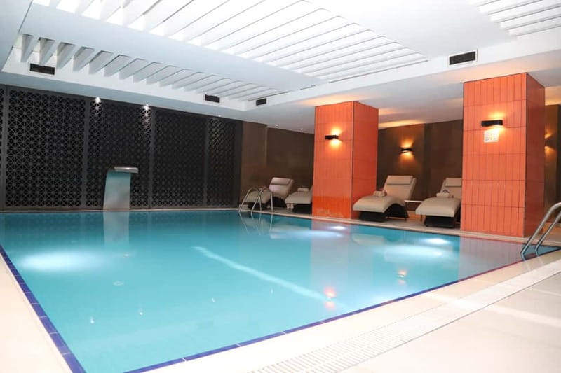 Istanbul: Traditional Turkish Bath with Foam and Oil Massage - A historic hammam with modern spa comforts