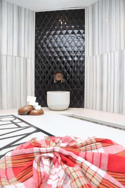 Istanbul: Traditional Turkish Bath with Foam and Oil Massage - What happens from steam room to scrub