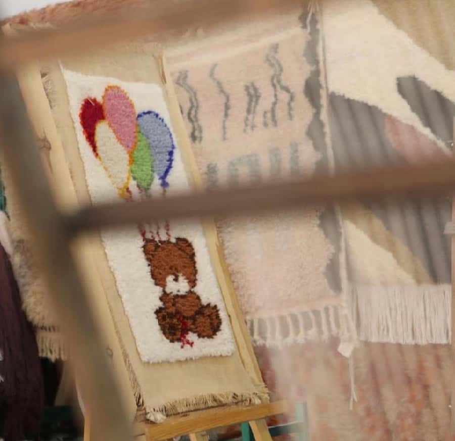 Marrakech Hammam, Massage & Berber Carpet Weaving Workshop - Tea and Moroccan hospitality between activities