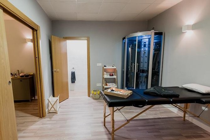 Massage Experience in Granada - Choosing between deep tissue, reflexology, and Kobido