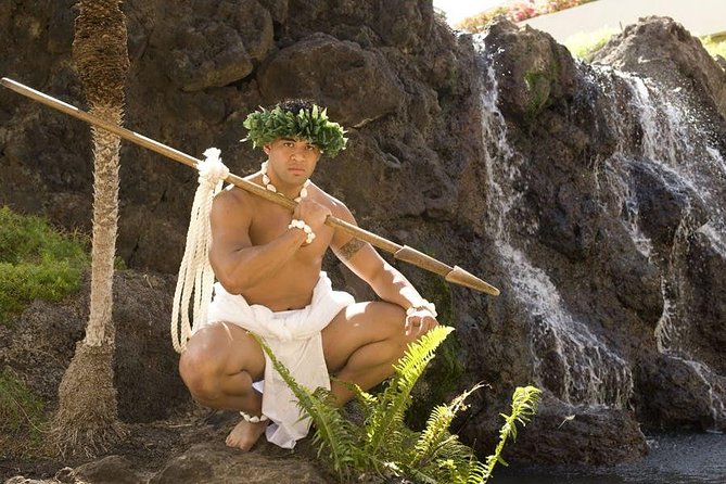 Maui Nui Luau at the Sheraton Maui Resort & Spa - The cliff jump and torch lighting