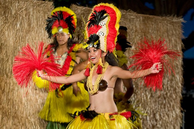 Maui Nui Luau at the Sheraton Maui Resort & Spa - The buffet: plentiful, practical, and not the same every night
