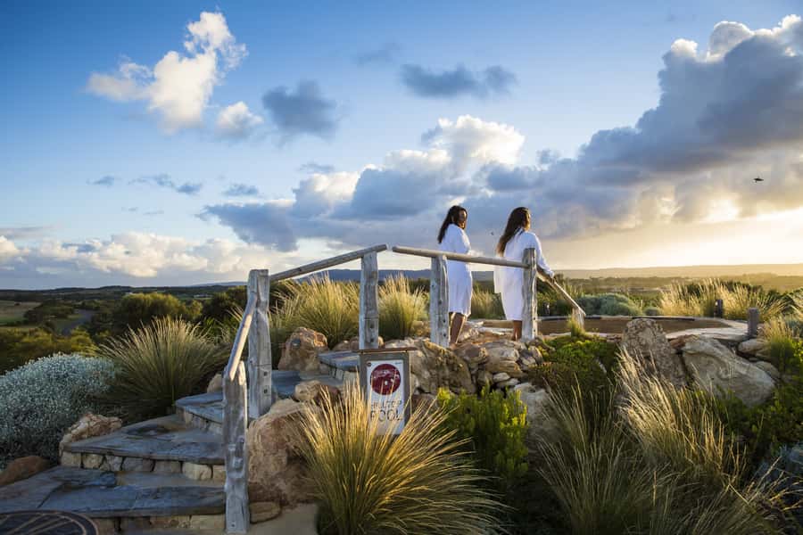 Melbourne: Peninsula Hot Springs Early Bathing & Scenic Tour - Three hours among hot pools and saunas