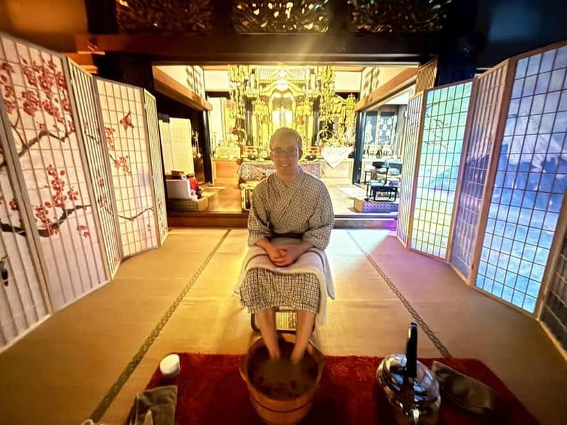 Osaka Temple Head Spa &Matcha Facial – Refresh & Glow〈90min〉 - Arriving, changing into a yukata, and finding the entrance