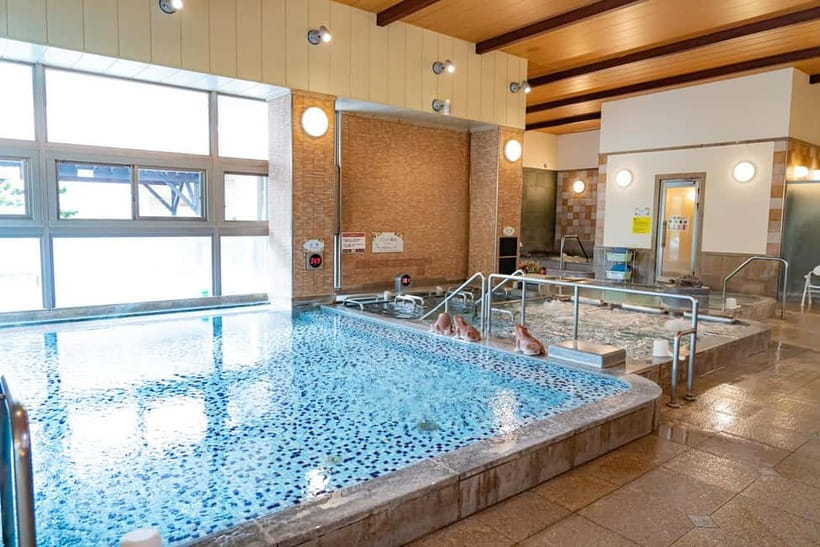 Osaka: Tennen Onsen Naniwa-no-Yu, the famous hot spring spa - The mineral water and the beauty-bath idea