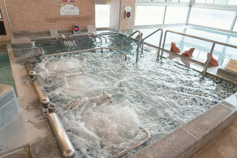 Osaka: Tennen Onsen Naniwa-no-Yu, the famous hot spring spa - What the low price really gives you