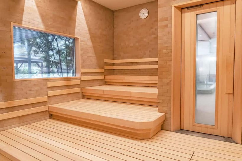 Osaka: Tennen Onsen Naniwa-no-Yu, the famous hot spring spa - Access and who will enjoy it most
