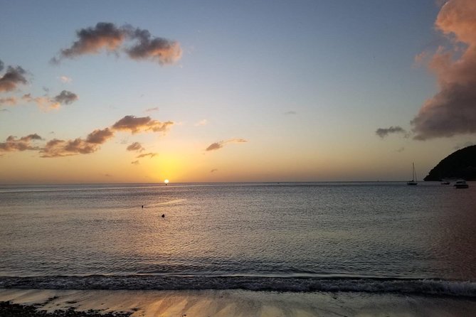 Pepper's Choice : Waterfalls, Sulphur Spa & Black Sand Beach - Ti Kwen Glo Cho ends the day on a warm note