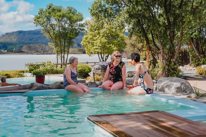 Polynesian Spa Rotorua: Pavilion (12+ yrs) Hot Pool Bathing - The reflexology walk adds a small change of pace