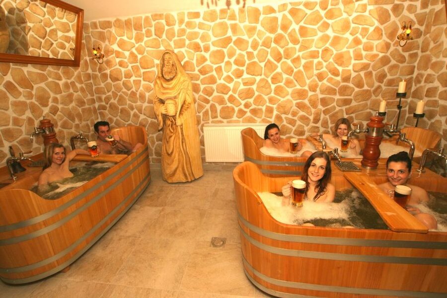 Prague: Beer Spa Bernard with Beer and Massage Option - A private beer bath inside Hotel Prague Center Plaza