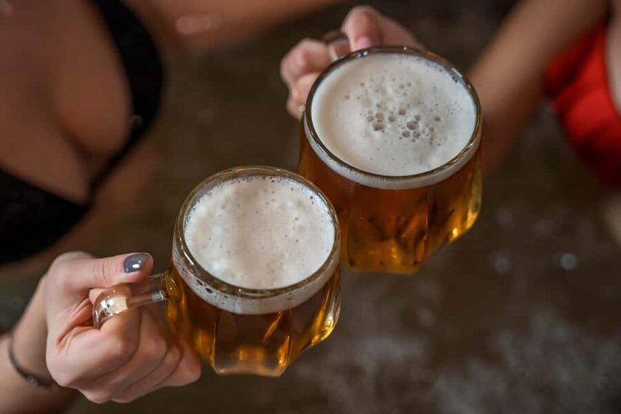 Prague: Beer Spa Experience with Unlimited Beer and Sauna - Sauna, Jacuzzi, Shower, and Included Comforts