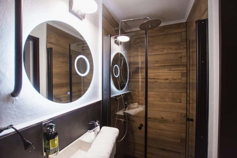 Prague: Modern Private Spa with Jacuzzi and/or Sauna - What is included for about $65 per person