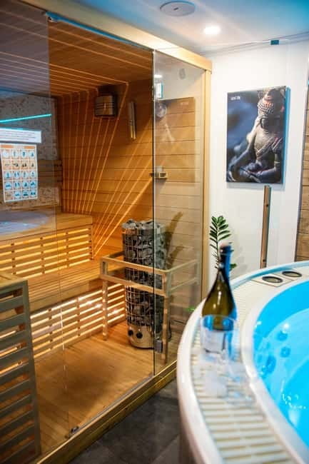 Prague: Modern Private Spa with Jacuzzi and/or Sauna - Arrival at Kladenska 59 or Veleslavinska 45